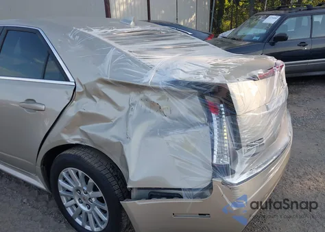 2013 Cadillac Cts Luxury z USA, uszkodzony, nr VIN 1G6DE5E50D0161378